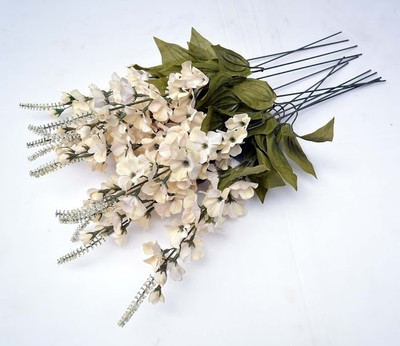 58% OFF on Ginni Bloom White Assorted Artificial Flower 58% OFF on Ginni Bloom White Assorted Artificial Flower
