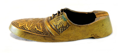 20% OFF on Sangu Studio Boutique Shoe Gold Brass Ashtray 20% OFF on Sangu Studio Boutique Shoe Gold Brass Ashtray
