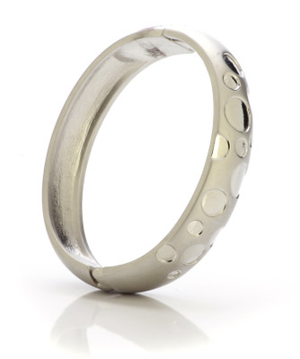 27% OFF on GJD Silver Alloy Copper Plated Bangle 27% OFF on GJD Silver Alloy Copper Plated Bangle