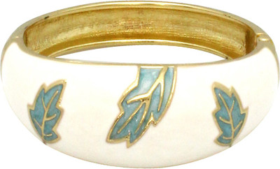 69% OFF on Vendee Fashion Eye-Catchy Alloy Bangle