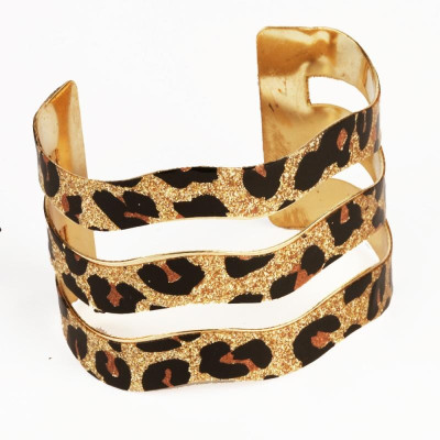 10% OFF on Ghasitaram Gifts V15kadaf9409 Brass Yellow Gold Plated Cuff 10% OFF on Ghasitaram Gifts V15kadaf9409 Brass Yellow Gold Plated Cuff