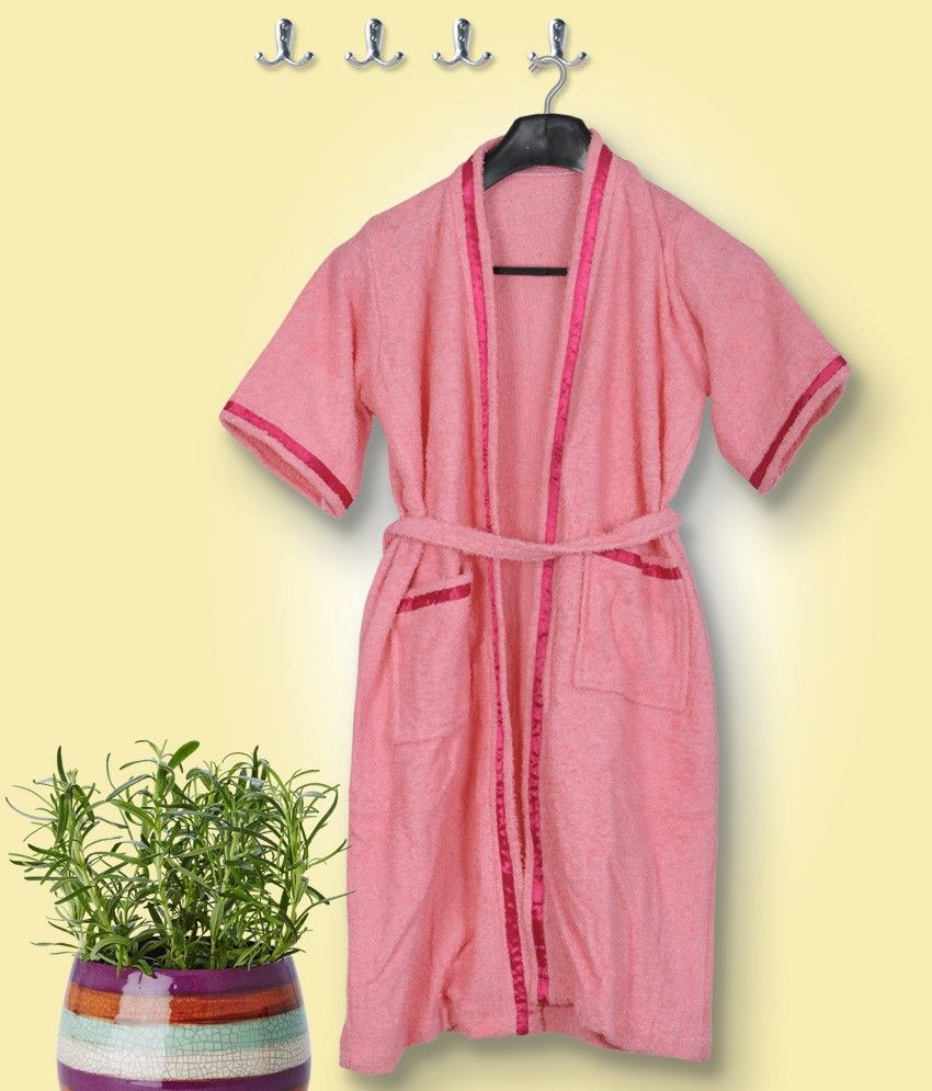 8% OFF on Skumars Love Touch Pink Medium Bath Robe 8% OFF on Skumars Love Touch Pink Medium Bath Robe