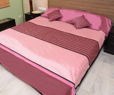 61% OFF on Home Kouture Polyester, Silk Double Bed Cover