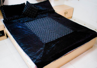 6% OFF on Rossworld Velvet Double Bed Cover