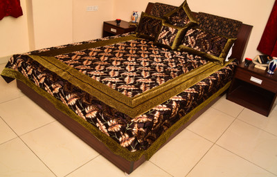 25% OFF on Sukriti Velvet, Silk, Cotton King Bed Cover