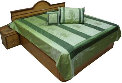 41% OFF on UFC Mart Silk Double Bed Cover