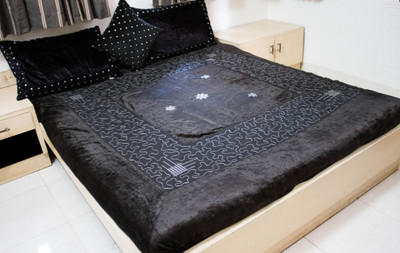 1% OFF on Rossworld Velvet Double Bed Cover