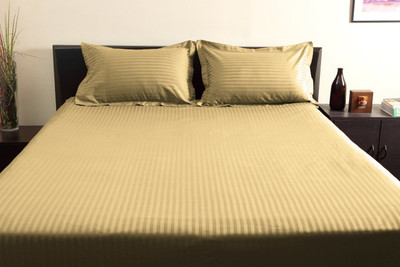 25% OFF on Amrich Cotton Striped King Fitted Bedsheet