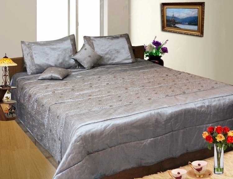 33% OFF on Dekor World Sequence Flower Polyester Bedding Set