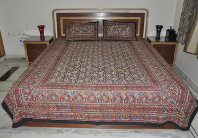 48% OFF on Lal Haveli Cotton Floral Double Bedsheet