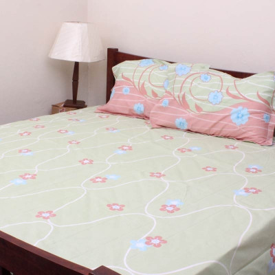 55% OFF on Home and Bazaar Cotton Floral Double Fitted Bedsheet 55% OFF on Home and Bazaar Cotton Floral Double Fitted Bedsheet