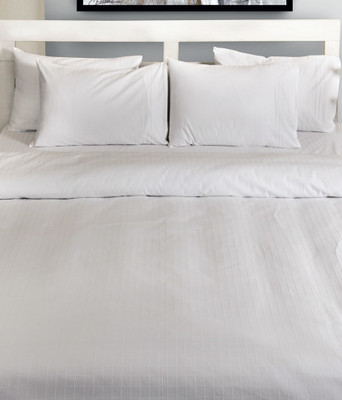 40% OFF on House This Cotton Striped Double Bedsheet 1 Double Bed Sheet, 2 Pillow Covers., White