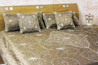 61% OFF on Dekor World Polyester Floral King Bedsheet