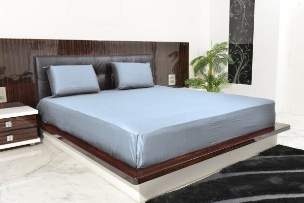 43% OFF on Hothaat Cotton Solid Double Fitted Bedsheet