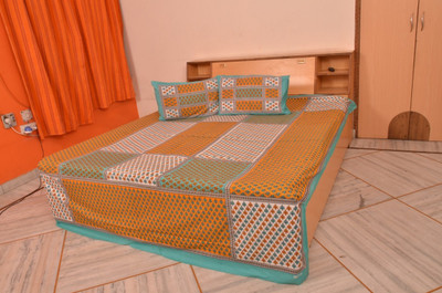 60% OFF on First Choice Cotton Printed Double Bedsheet