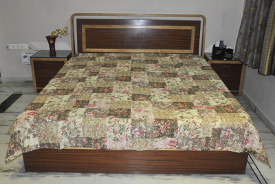 36% OFF on Lal Haveli Cotton Checkered Double Bedsheet