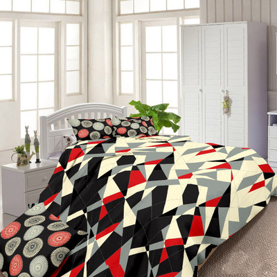 65% OFF on Urban Style Cotton Geometric Double Bedsheet 1 Bedsheet, 2 Pillow covers, Multicolor