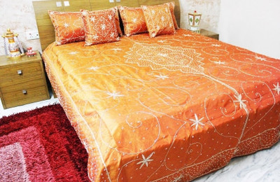 69% OFF on Dekor World Polyester Batik King Bedsheet
