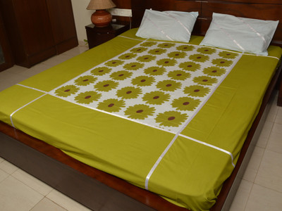 5% OFF on Rossworld Cotton Self Design Double Bedsheet
