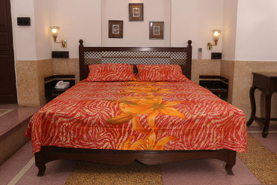 33% OFF on Soundarya Cotton Printed Double Bedsheet
