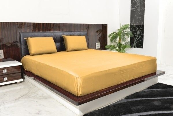 46% OFF on Hothaat Cotton Solid Single Fitted Bedsheet