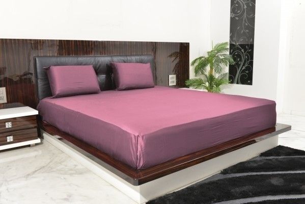 41% OFF on Hothaat Cotton Solid Queen Fitted Bedsheet