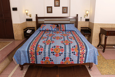 33% OFF on Soundarya Cotton Printed Double Bedsheet