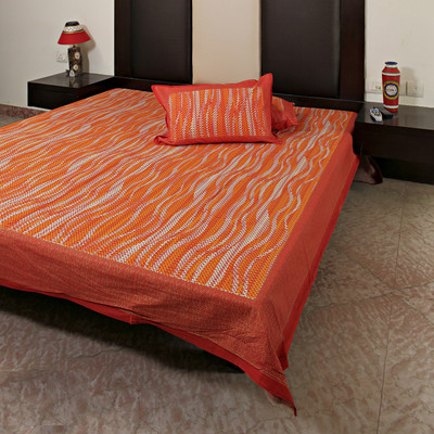 44% OFF on Aapno Rajasthan Cotton Solid Double Bedsheet Orange