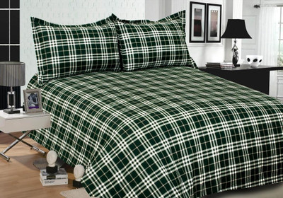 4% OFF on Weaves Cotton Checkered Double Bedsheet