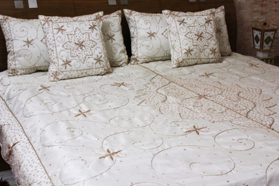 69% OFF on Dekor World Polyester Batik King Bedsheet