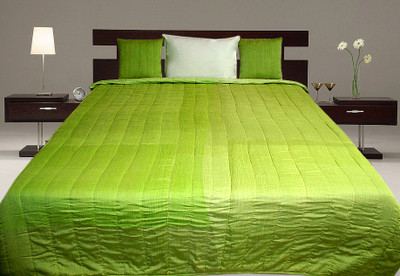 72% OFF on Sriam Checkered Queen Quilt 72% OFF on Sriam Checkered Queen Quilt