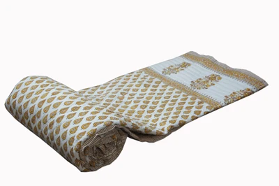 54% OFF on Silkworm Abstract Double Quilt