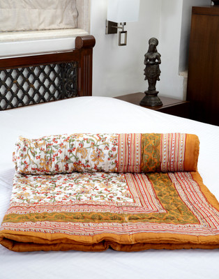 54% OFF on Jodhaa Abstract Double Quilt