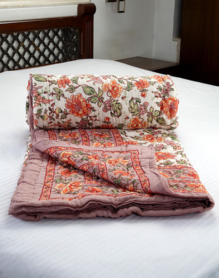 48% OFF on Jodhaa Abstract Double Quilt 48% OFF on Jodhaa Abstract Double Quilt