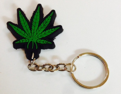 66% OFF on Hiyaa Leaf Shape High Quality Rubber Key Chain