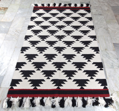 44% OFF on Midas Multicolor Wool Carpet