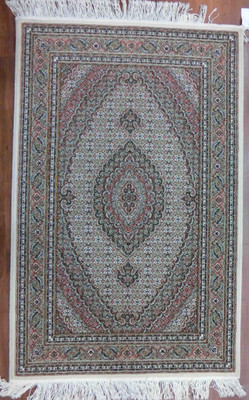 25% OFF on Anya Creations Beige Carpet 25% OFF on Anya Creations Beige Carpet