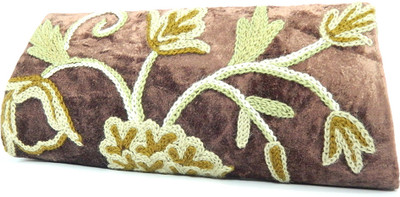54% OFF on Aabeer Kashmiri Hand Embroidered Women Party Brown Velvet Clutch 54% OFF on Aabeer Kashmiri Hand Embroidered Women Party Brown Velvet Clutch