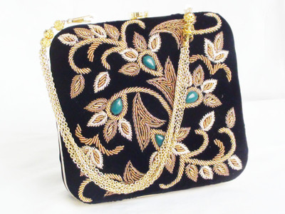 28% OFF on Fashion Jamun Box Women, Girls Formal, Party, Wedding Black Velvet Clutch