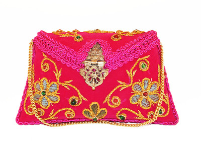 14% OFF on Ruhmet Flower Twirl Women Casual, Party, Wedding Pink, Red Metal, Velvet Clutch 14% OFF on Ruhmet Flower Twirl Women Casual, Party, Wedding Pink, Red Metal, Velvet Clutch