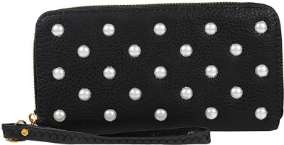 39% OFF on Tanishqq Pearl Delight Women Casual Black PU Clutch