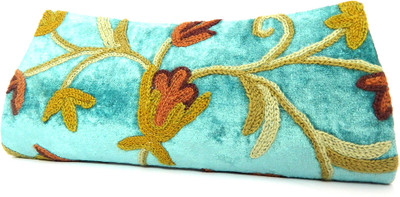 54% OFF on Aabeer Kashmiri Hand Embroidered Women Party Blue Velvet Clutch 54% OFF on Aabeer Kashmiri Hand Embroidered Women Party Blue Velvet Clutch
