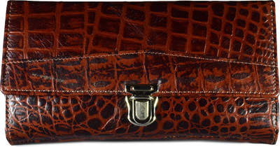 45% OFF on Magiq Crolie Women Casual Brown Genuine Leather Clutch