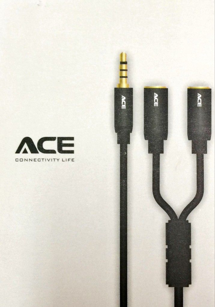 Ace 0.3 Meter Headphone Splitter Black Ace 0.3 Meter Headphone Splitter Black