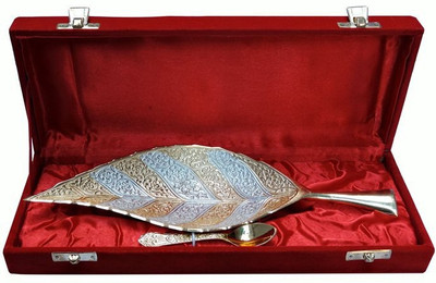 33% OFF on Royal Touch Brass Decorative Platter Silver, Gold, Pack of 2 33% OFF on Royal Touch Brass Decorative Platter Silver, Gold, Pack of 2