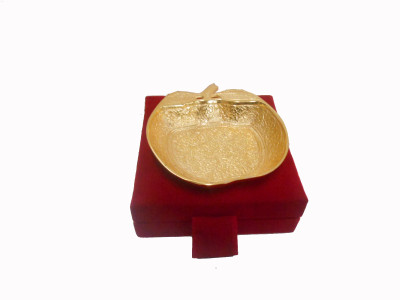 28% OFF on Handicraftscart akbari-apple Brass Decorative Platter Gold
