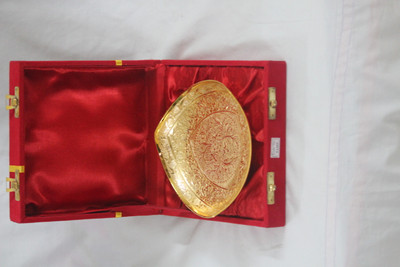 46% OFF on Frestol Brass Decorative Platter Gold 46% OFF on Frestol Brass Decorative Platter Gold