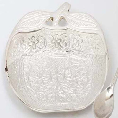 9% OFF on Ghasitaram Gifts Brass Decorative Platter Silver 9% OFF on Ghasitaram Gifts Brass Decorative Platter Silver