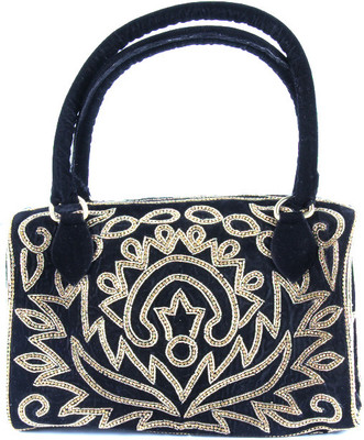 57% OFF on Saisha Modish Hand-held Bag Black 57% OFF on Saisha Modish Hand-held Bag Black