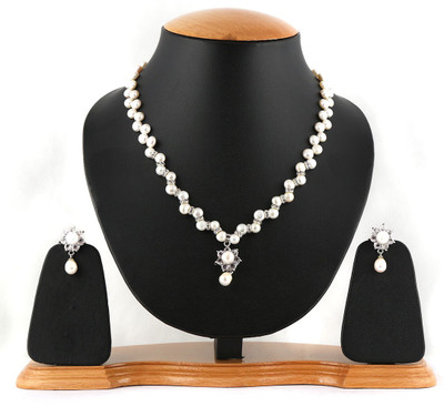 16% OFF on Trendmagnet Sensational Beauty Titanium Jewel Set White, Silver